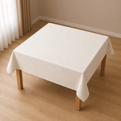 Vierkant tafelzeil op maat op een houten eettafel