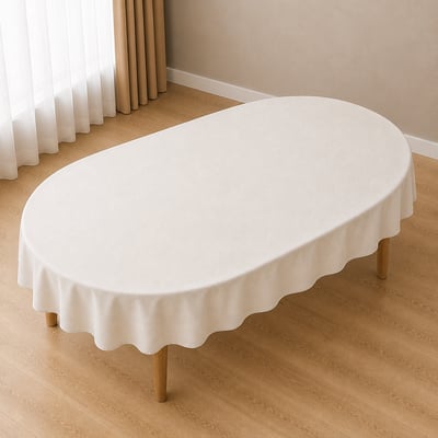 Deens ovale eettafel van licht hout in een moderne eetkamer